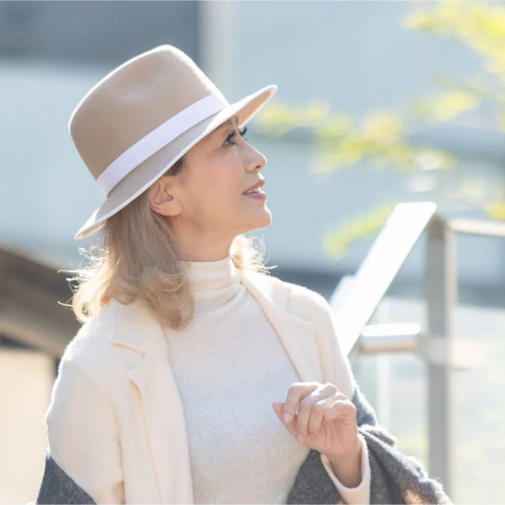 ファッションの秋到来!洋服の素材変化に合わせた帽子の衣替え術