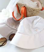 エメ　エンブレム／グレージュ