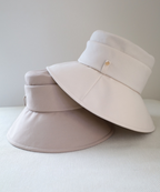 エメ　エンブレム／グレージュ