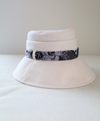 エメ　エンブレム／オフ白